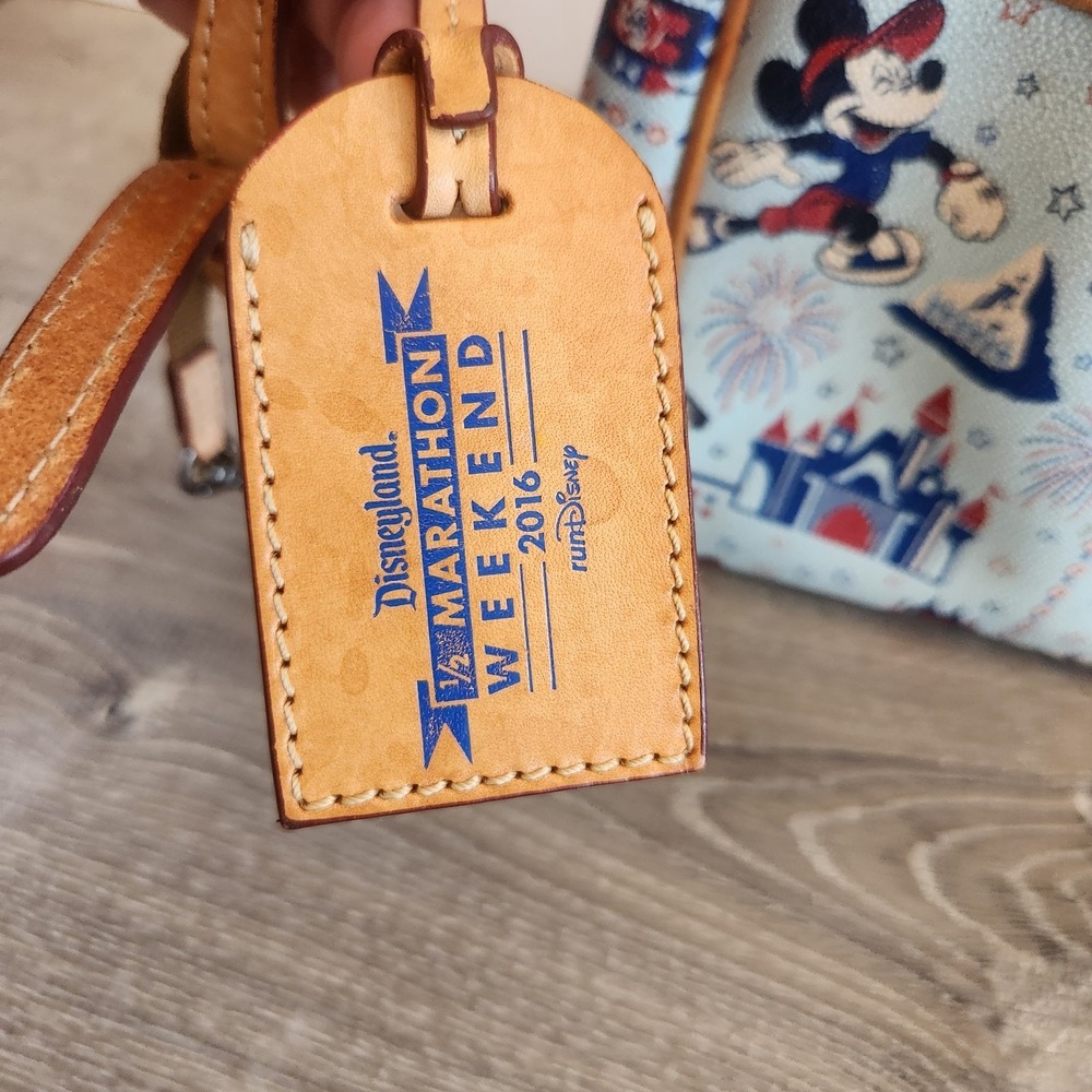 Dooney & Bourke 2016 Disney Parks 1/2 Marathon Weekend Crossbody Bag Purse Tote - Picture 4 of 16